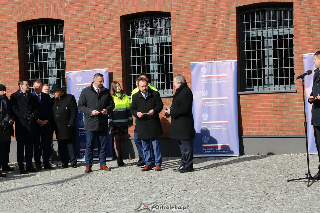 Budowa Muzeum Żołnierzy Wyklętych w Ostrołęce oficjalnie zakończona [01.03.2019] - zdjęcie #83 - eOstroleka.pl