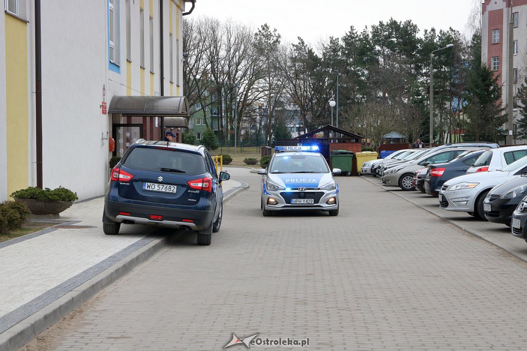 Ewakuacja SP nr 10 w Ostrołęce. To nie są ćwiczenia! [07.03.2019] - zdjęcie #23 - eOstroleka.pl