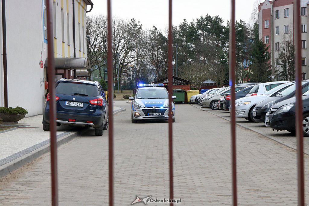Ewakuacja SP nr 10 w Ostrołęce. To nie są ćwiczenia! [07.03.2019] - zdjęcie #24 - eOstroleka.pl