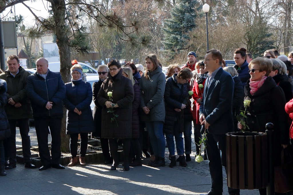 Ostrołęka: Urzędnicy złożyli hołd zmarłemu koledze [20.03.2019] - zdjęcie #9 - eOstroleka.pl