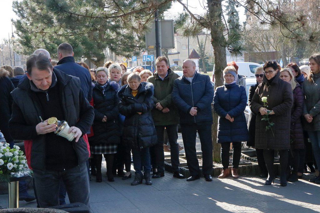 Ostrołęka: Urzędnicy złożyli hołd zmarłemu koledze [20.03.2019] - zdjęcie #10 - eOstroleka.pl