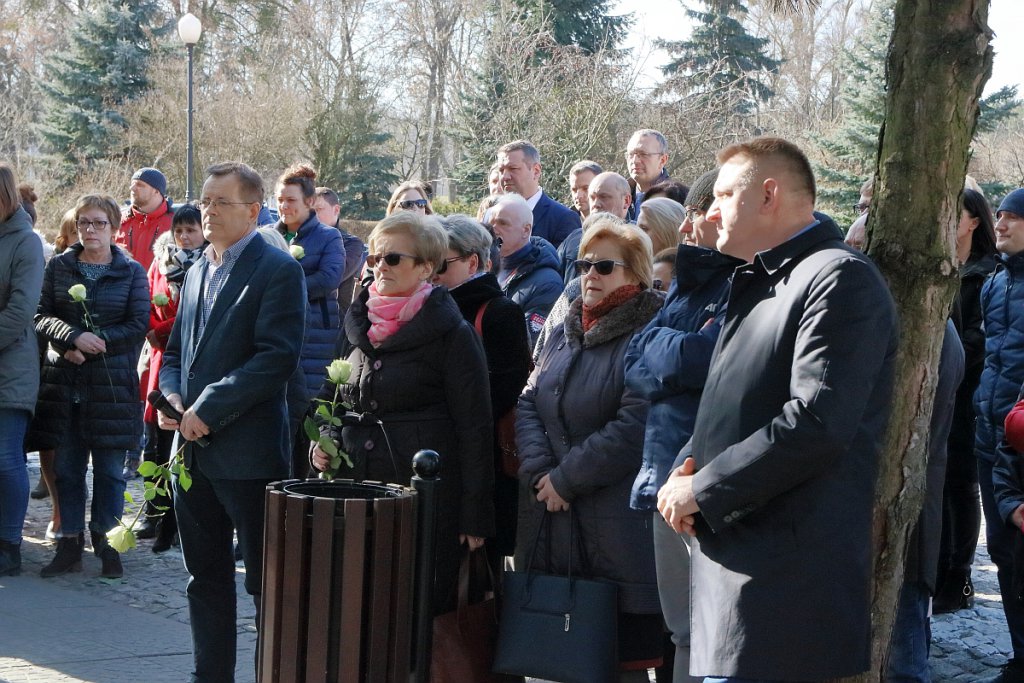 Ostrołęka: Urzędnicy złożyli hołd zmarłemu koledze [20.03.2019] - zdjęcie #12 - eOstroleka.pl