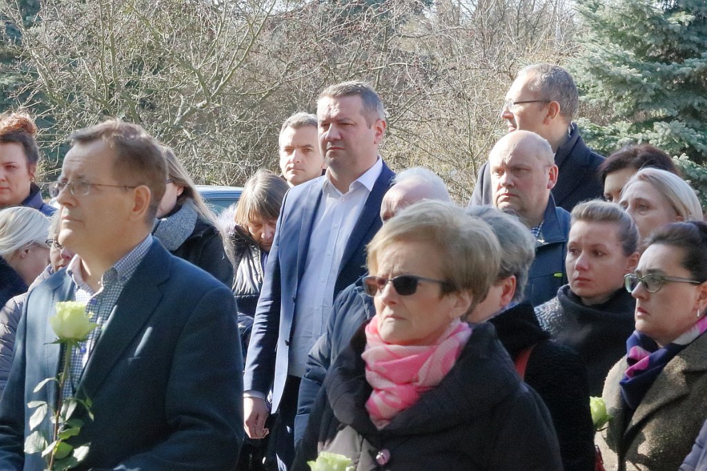 Ostrołęka: Urzędnicy złożyli hołd zmarłemu koledze [20.03.2019] - zdjęcie #18 - eOstroleka.pl