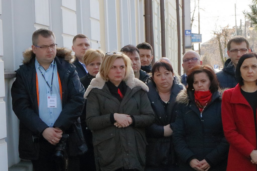 Ostrołęka: Urzędnicy złożyli hołd zmarłemu koledze [20.03.2019] - zdjęcie #28 - eOstroleka.pl