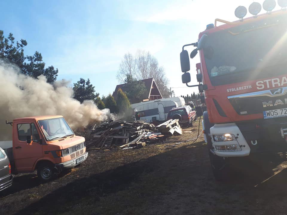 Pożar sortowni śmieci przy ulicy Przemysłowej [24.03.2019] - zdjęcie #3 - eOstroleka.pl