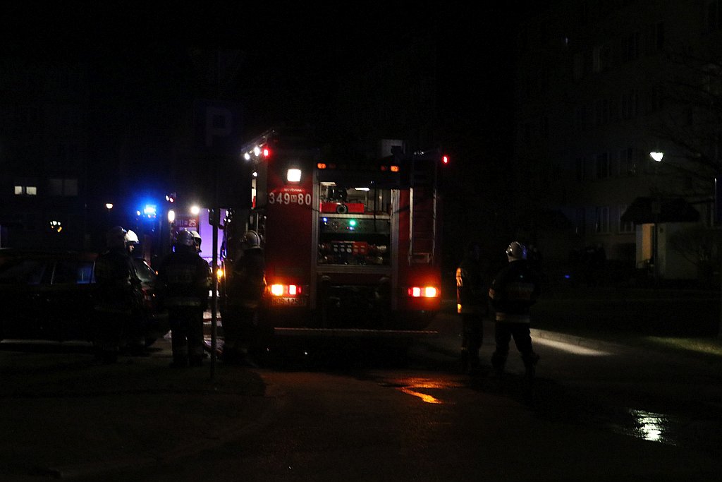 Pożar przy ul. Powstańców [28.3.2019] - zdjęcie #2 - eOstroleka.pl