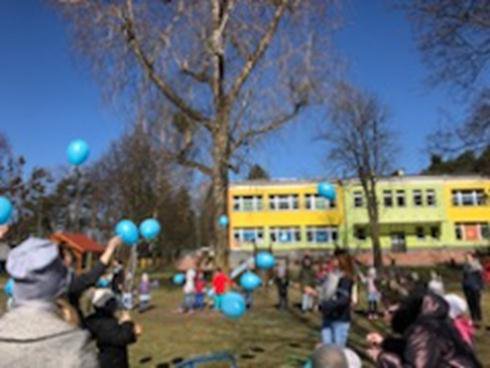 Światowy Dzień Świadomości Autyzmu w ostrołęckiej „piątce” [03.04.2019] - zdjęcie #27 - eOstroleka.pl