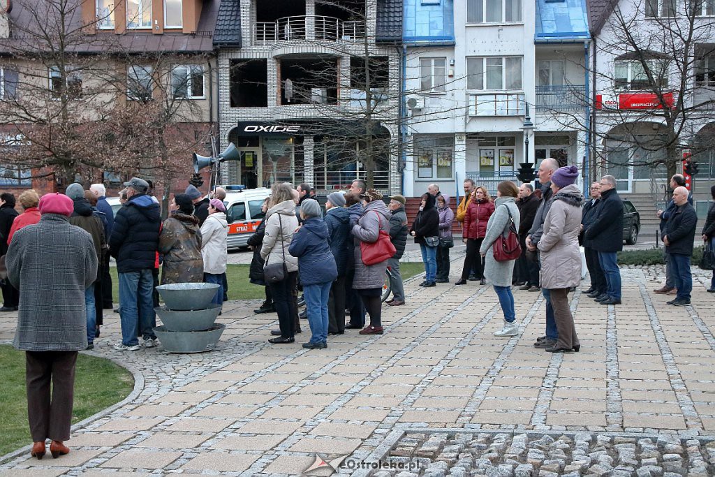 Ostrołęczanie oddali hołd ofiarom katastrofy smoleńskiej [10.04.2019] - zdjęcie #47 - eOstroleka.pl