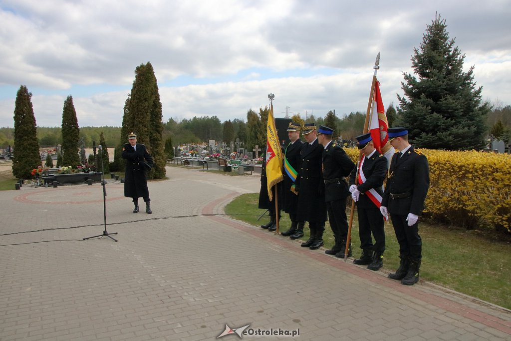 Miejskie obchody 79. rocznicy Zbrodni Katyńskiej [12.04.2019] - zdjęcie #2 - eOstroleka.pl