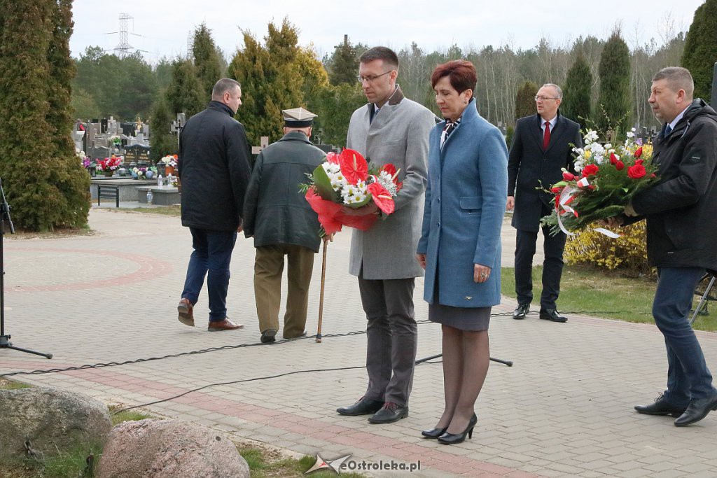 Miejskie obchody 79. rocznicy Zbrodni Katyńskiej [12.04.2019] - zdjęcie #43 - eOstroleka.pl