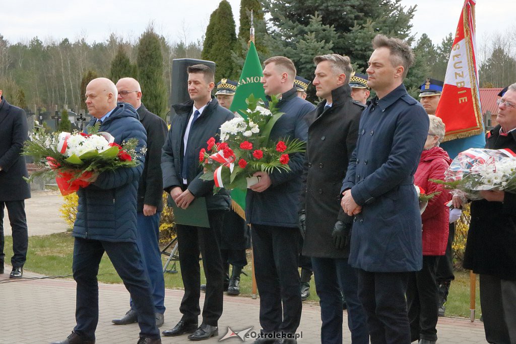 Miejskie obchody 79. rocznicy Zbrodni Katyńskiej [12.04.2019] - zdjęcie #45 - eOstroleka.pl