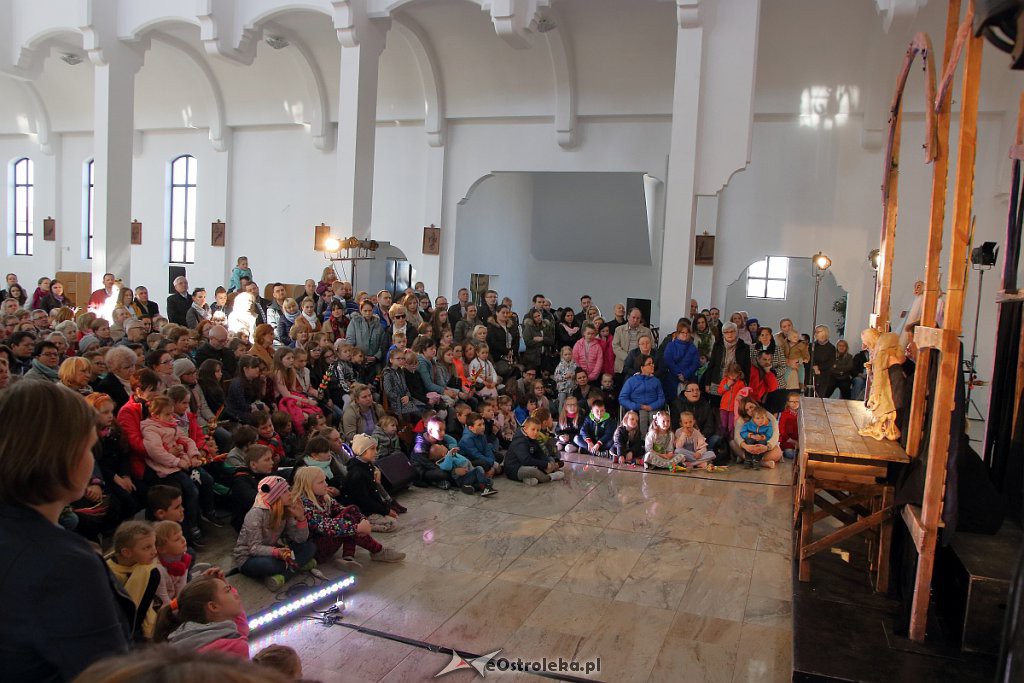 Spektakl „Pasja w kościele Św. Franciszka z Asyżu w Ostrołęce [14.04.2019] - zdjęcie #5 - eOstroleka.pl