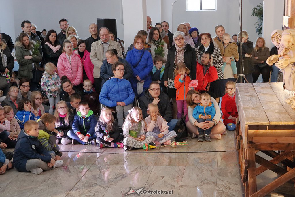 Spektakl „Pasja w kościele Św. Franciszka z Asyżu w Ostrołęce [14.04.2019] - zdjęcie #6 - eOstroleka.pl