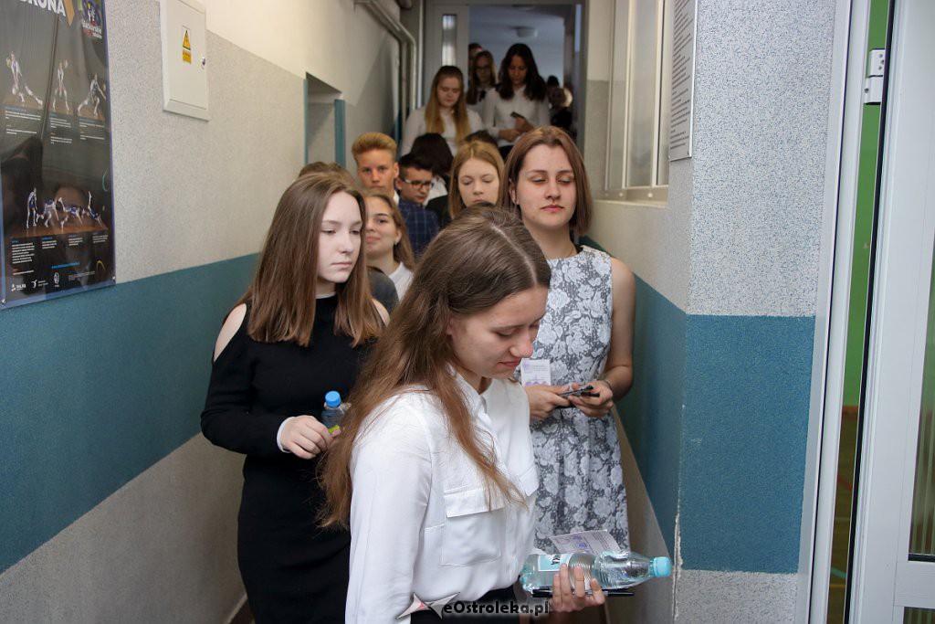 Egzamin ósmoklasisty w Ostrołęce [15.04.2019] - zdjęcie #10 - eOstroleka.pl