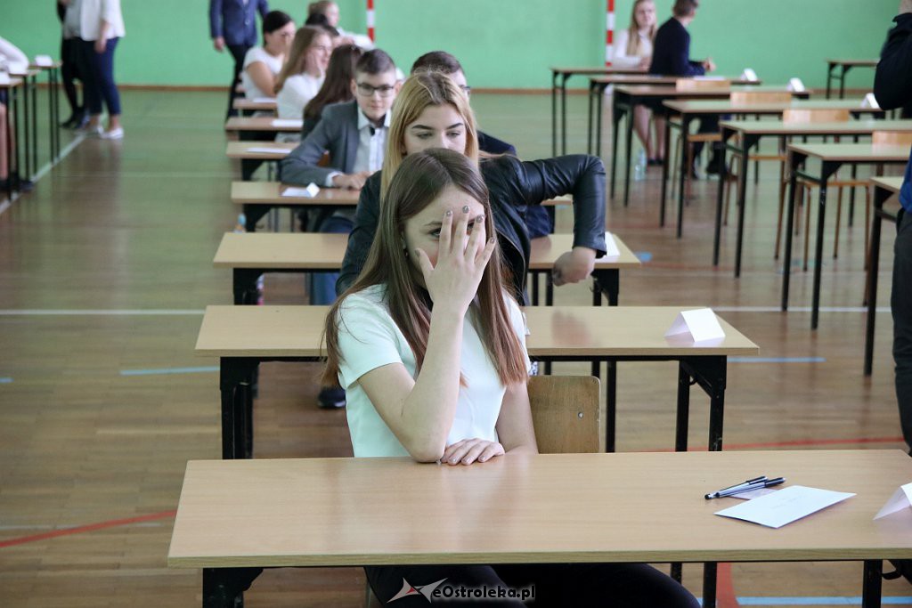 Egzamin ósmoklasisty w Ostrołęce [15.04.2019] - zdjęcie #45 - eOstroleka.pl