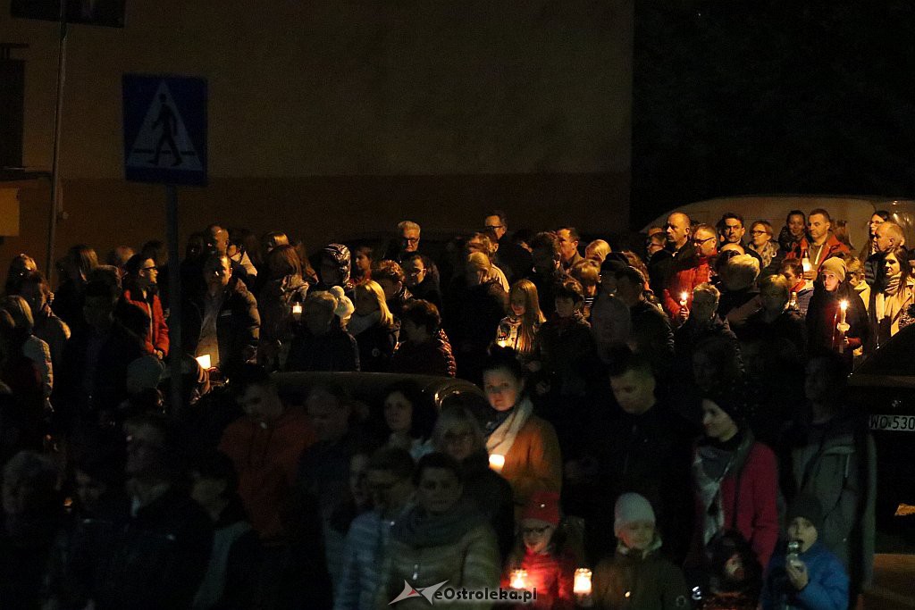 Droga Krzyżowa w parafii św. Franciszka [19.4.2019] - zdjęcie #17 - eOstroleka.pl