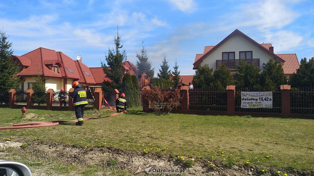 Pożar przy ulicy Goworowskiej [20.04.2019] - zdjęcie #6 - eOstroleka.pl