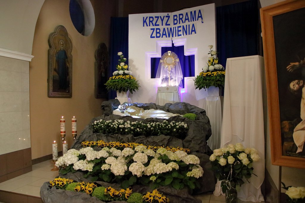 Groby Pańskie w ostrołęckich kościołach [20.04.2019] - zdjęcie #8 - eOstroleka.pl