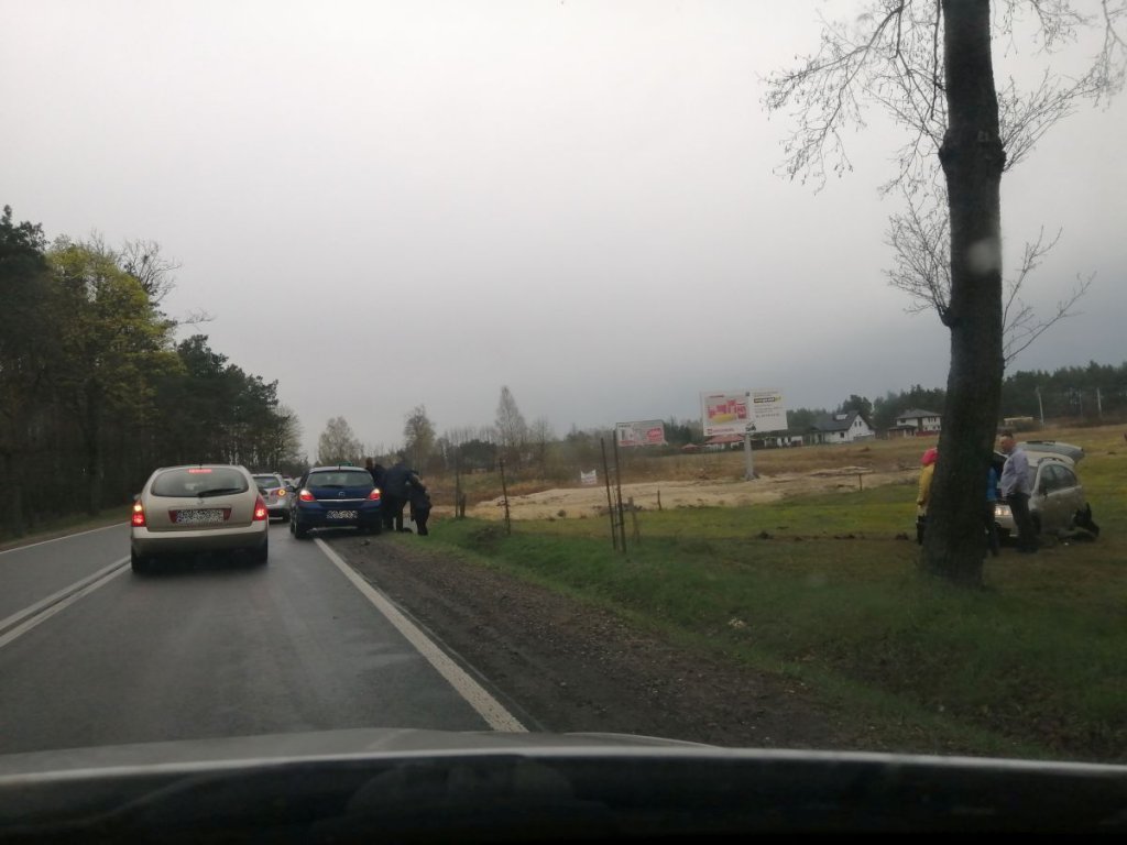 Wypadek na DK-53. Są utrudnienia w ruchu przy wjeździe do Ostrołęki [21.04.2019] - zdjęcie #4 - eOstroleka.pl