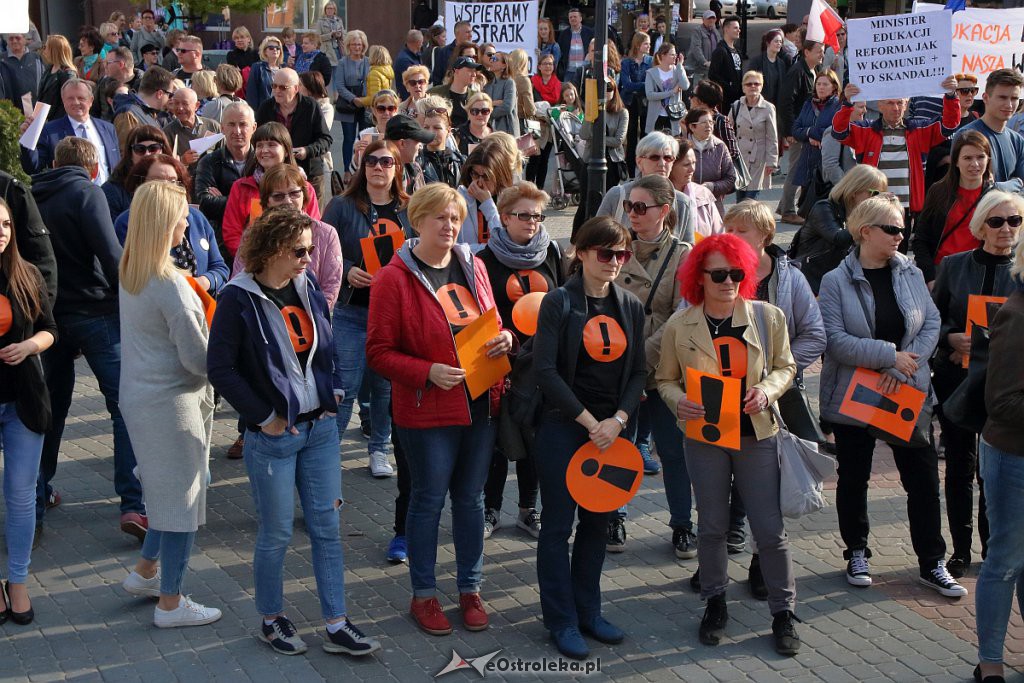 Wiec poparcia dla nauczycieli w Ostrołęce [24.04.2019] - zdjęcie #3 - eOstroleka.pl