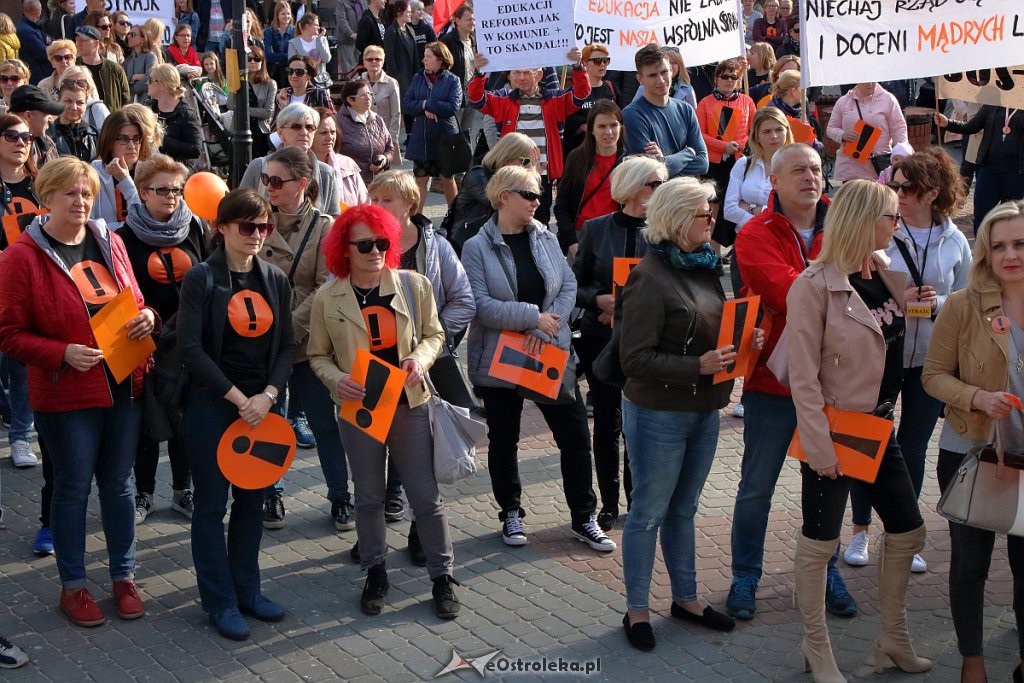Wiec poparcia dla nauczycieli w Ostrołęce [24.04.2019] - zdjęcie #4 - eOstroleka.pl