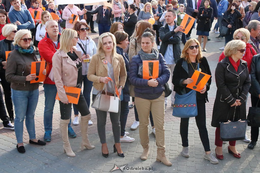 Wiec poparcia dla nauczycieli w Ostrołęce [24.04.2019] - zdjęcie #5 - eOstroleka.pl
