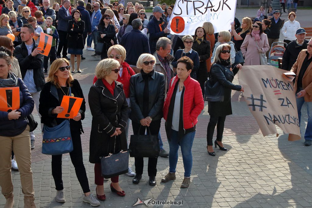 Wiec poparcia dla nauczycieli w Ostrołęce [24.04.2019] - zdjęcie #6 - eOstroleka.pl