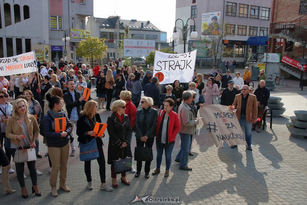 Wiec poparcia dla nauczycieli w Ostrołęce [24.04.2019] - zdjęcie #8 - eOstroleka.pl