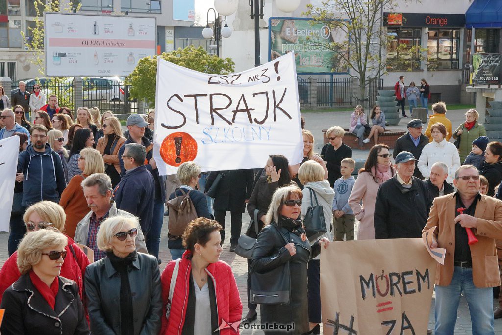 Wiec poparcia dla nauczycieli w Ostrołęce [24.04.2019] - zdjęcie #12 - eOstroleka.pl