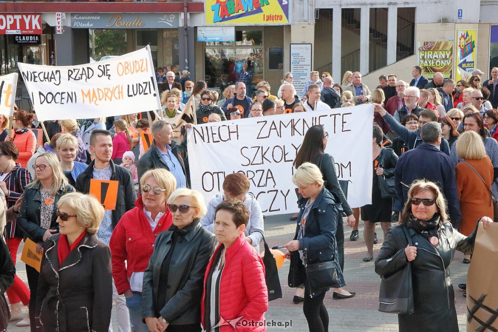Wiec poparcia dla nauczycieli w Ostrołęce [24.04.2019] - zdjęcie #19 - eOstroleka.pl