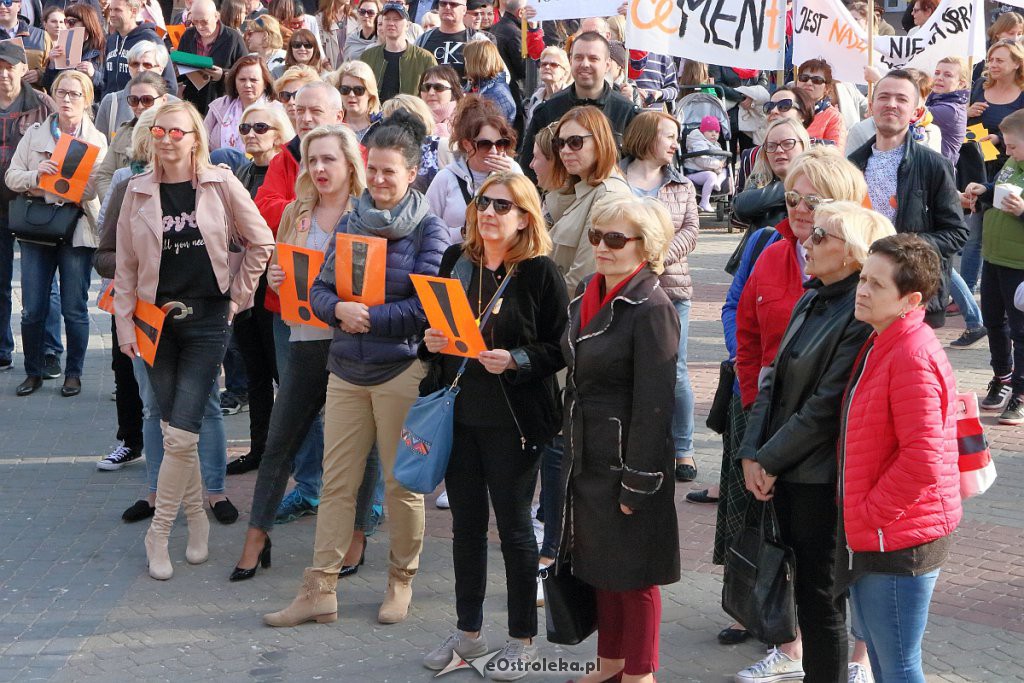 Wiec poparcia dla nauczycieli w Ostrołęce [24.04.2019] - zdjęcie #23 - eOstroleka.pl