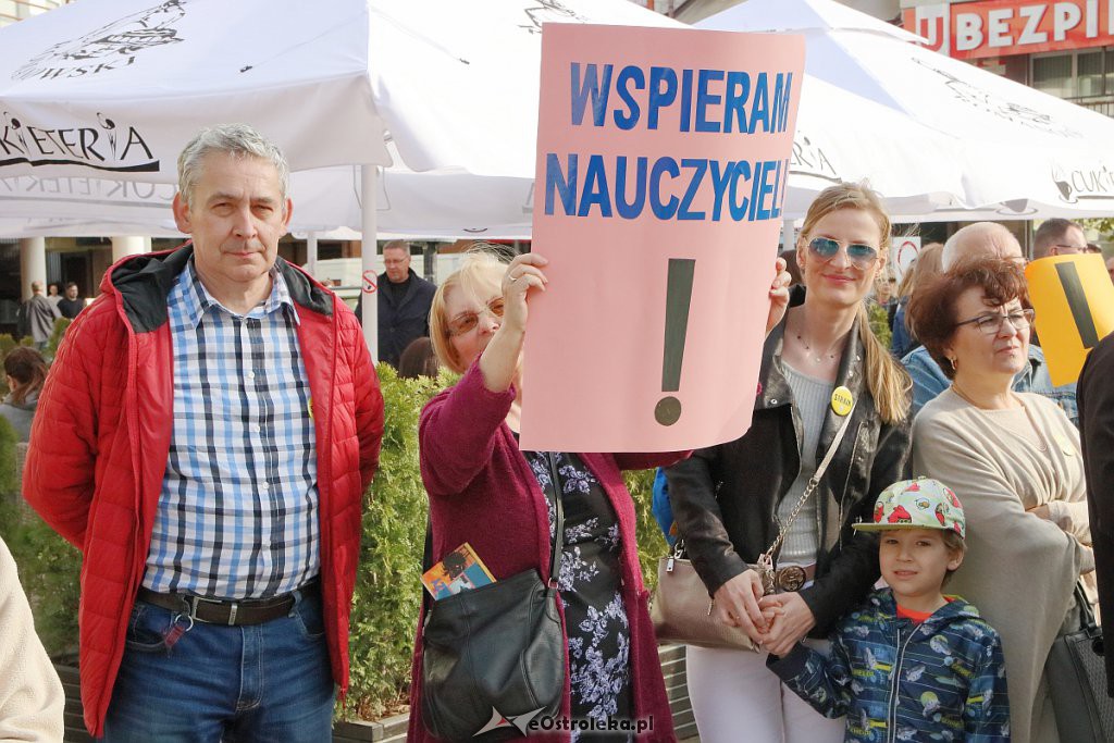 Wiec poparcia dla nauczycieli w Ostrołęce [24.04.2019] - zdjęcie #24 - eOstroleka.pl