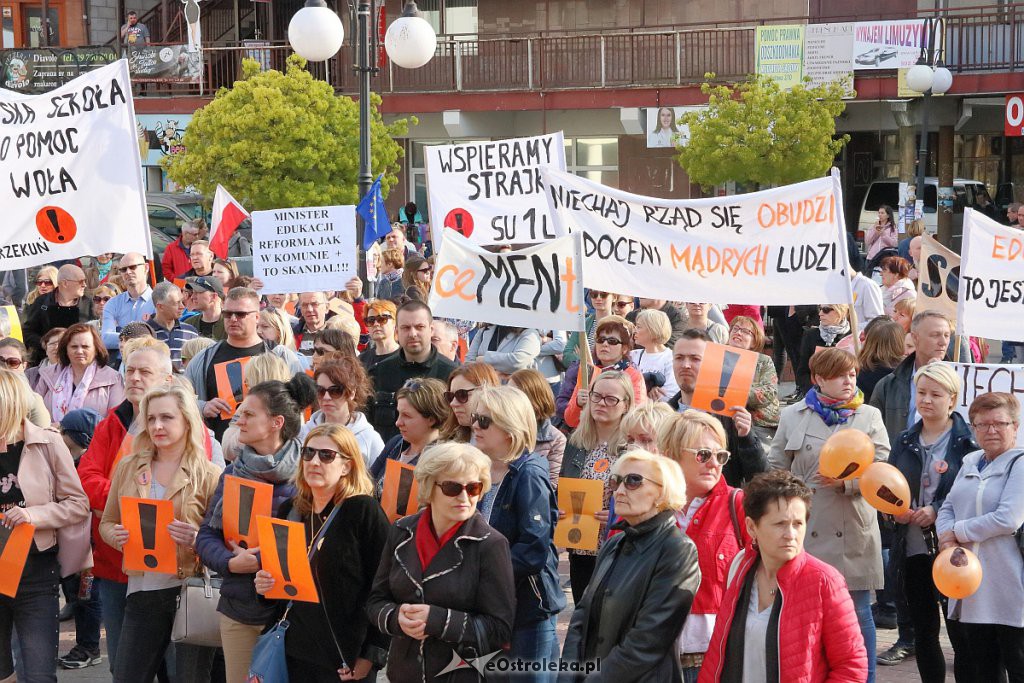 Wiec poparcia dla nauczycieli w Ostrołęce [24.04.2019] - zdjęcie #36 - eOstroleka.pl