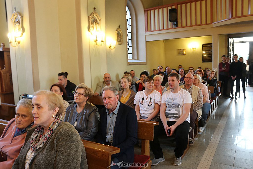 Koncert gospel w parafii pw. św. Wojciecha [25.4.2019] - zdjęcie #7 - eOstroleka.pl