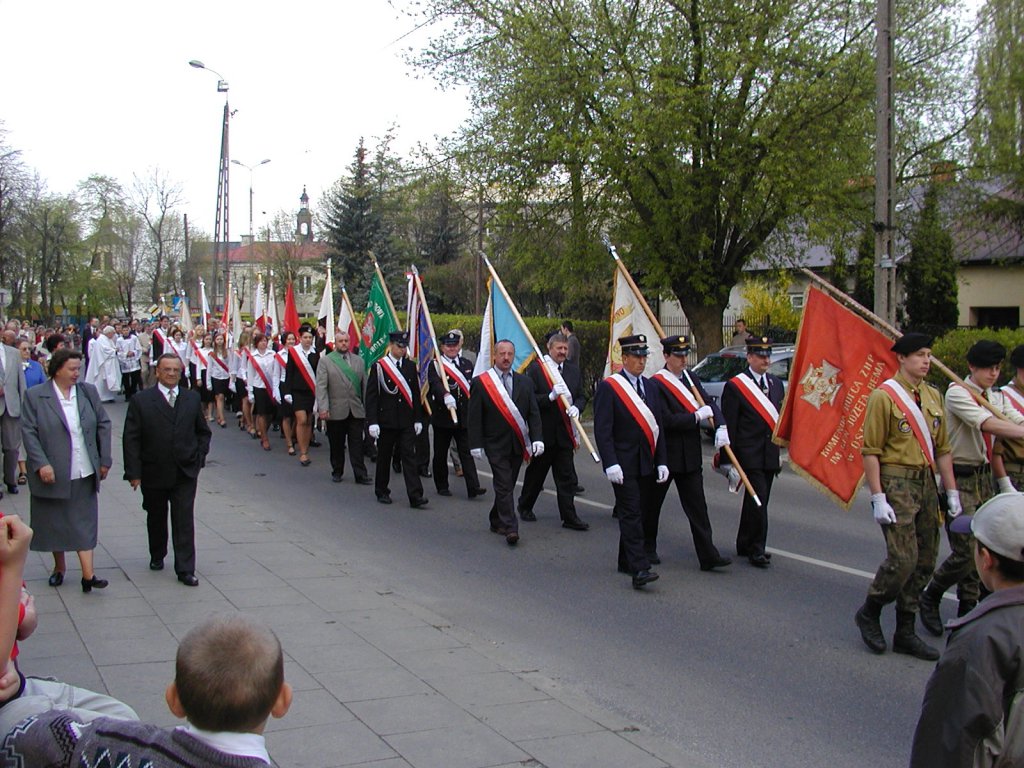 Obchody święta 3 maja w 2004 roku (archiwalne zdjęcia) - zdjęcie #13 - eOstroleka.pl