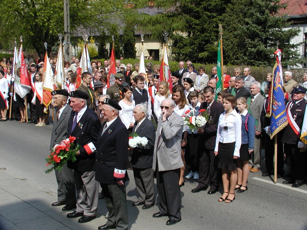 Obchody święta 3 maja w 2004 roku (archiwalne zdjęcia) - zdjęcie #22 - eOstroleka.pl