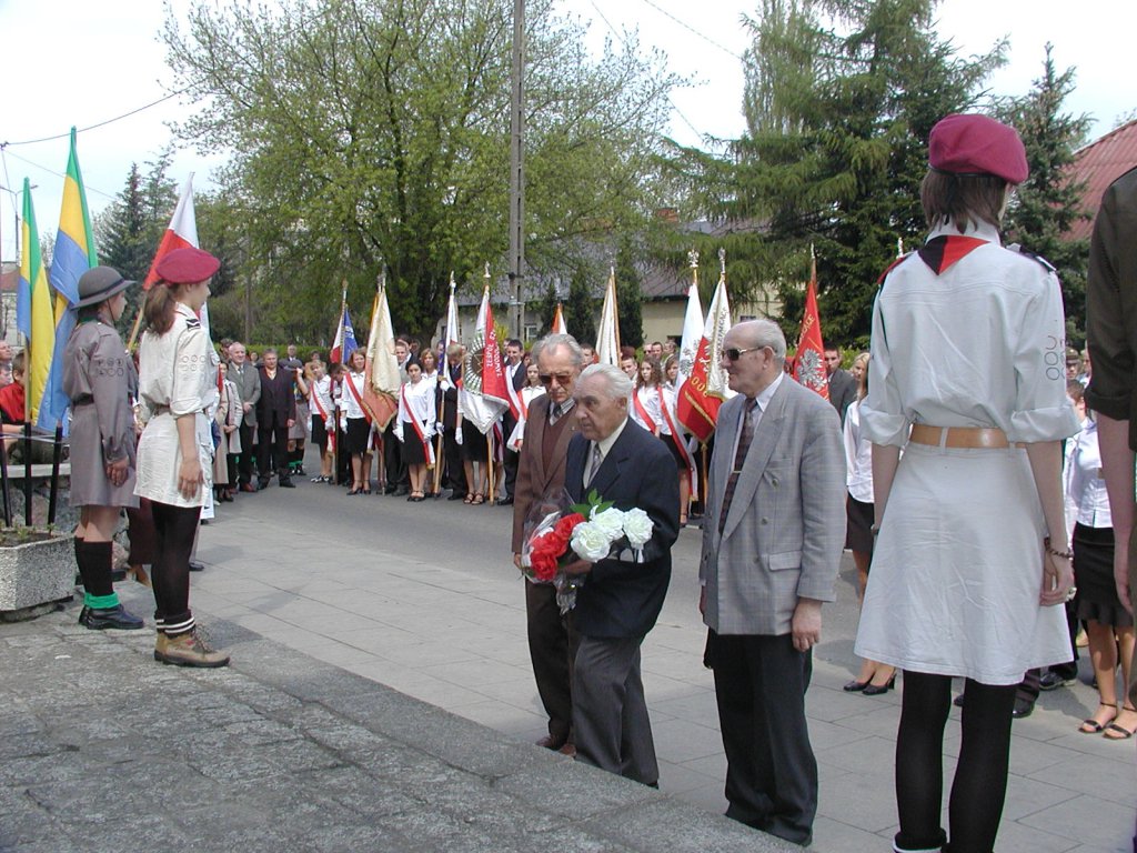 Obchody święta 3 maja w 2004 roku (archiwalne zdjęcia) - zdjęcie #23 - eOstroleka.pl