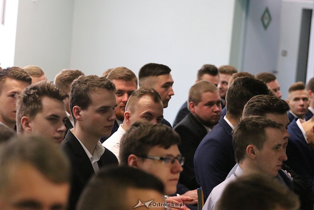 Zakończenie roku szkolnego klas maturalnych w ZSZ 1 [30.4.2019] - zdjęcie #13 - eOstroleka.pl