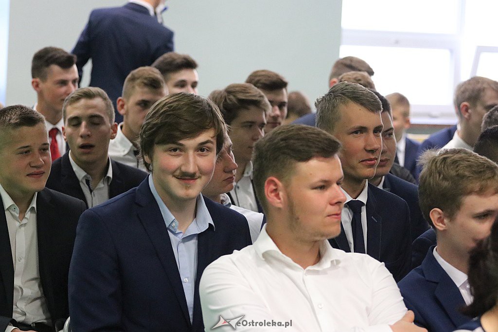 Zakończenie roku szkolnego klas maturalnych w ZSZ 1 [30.4.2019] - zdjęcie #18 - eOstroleka.pl