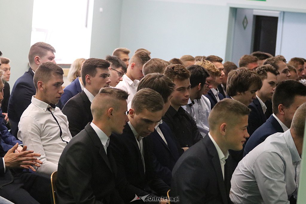 Zakończenie roku szkolnego klas maturalnych w ZSZ 1 [30.4.2019] - zdjęcie #29 - eOstroleka.pl
