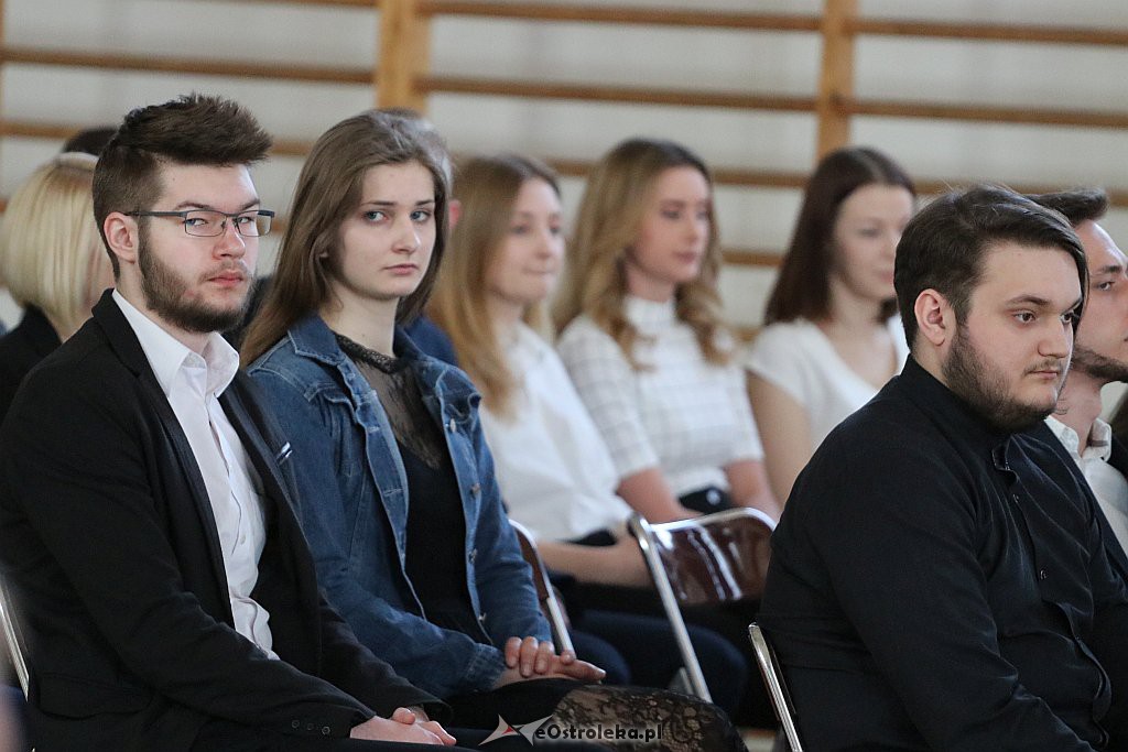Zakończenie roku szkolnego klas maturalnych w ZSZ 3 [30.4.2019] - zdjęcie #8 - eOstroleka.pl