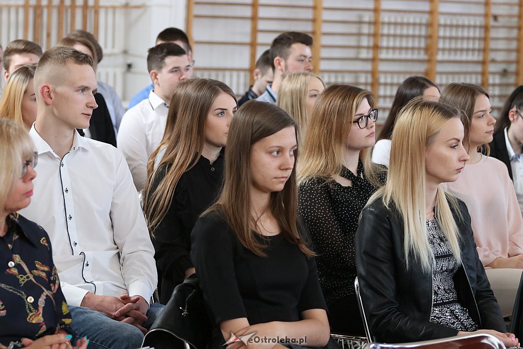 Zakończenie roku szkolnego klas maturalnych w ZSZ 3 [30.4.2019] - zdjęcie #11 - eOstroleka.pl