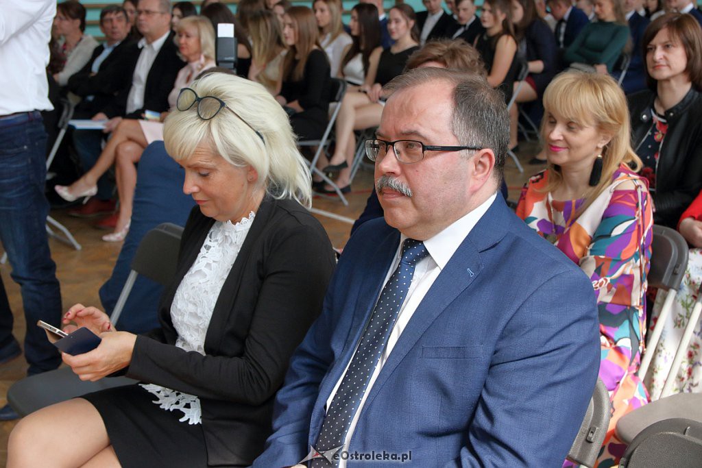 Zakończenie roku szkolnego klas maturalnych w ZSZ nr 2 [30.04.2019] - zdjęcie #9 - eOstroleka.pl