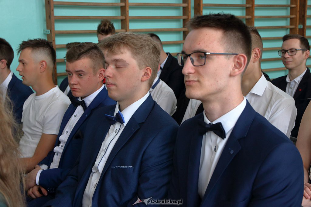 Zakończenie roku szkolnego klas maturalnych w ZSZ nr 2 [30.04.2019] - zdjęcie #30 - eOstroleka.pl