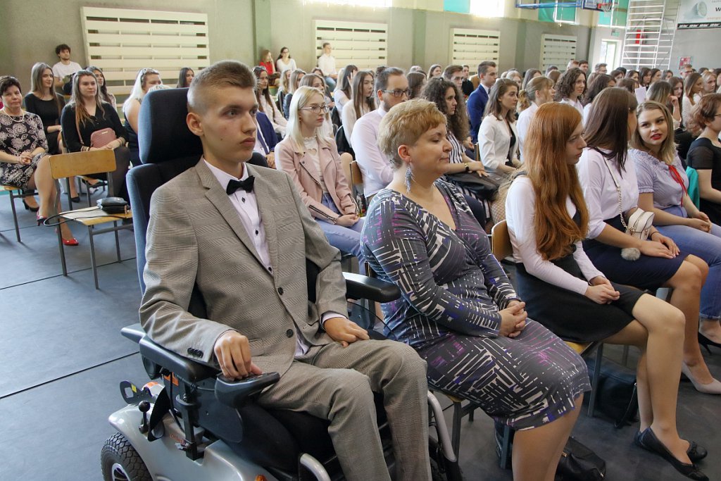 Zakończenie roku szkolnego maturzystów z III LO [30.04.2019] - zdjęcie #10 - eOstroleka.pl