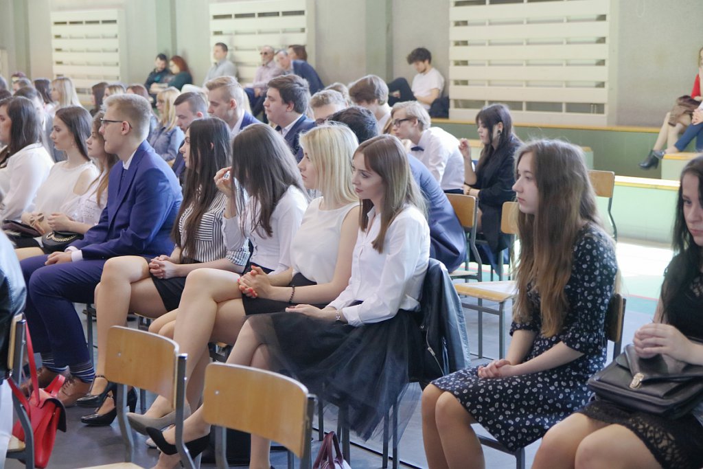 Zakończenie roku szkolnego maturzystów z III LO [30.04.2019] - zdjęcie #23 - eOstroleka.pl