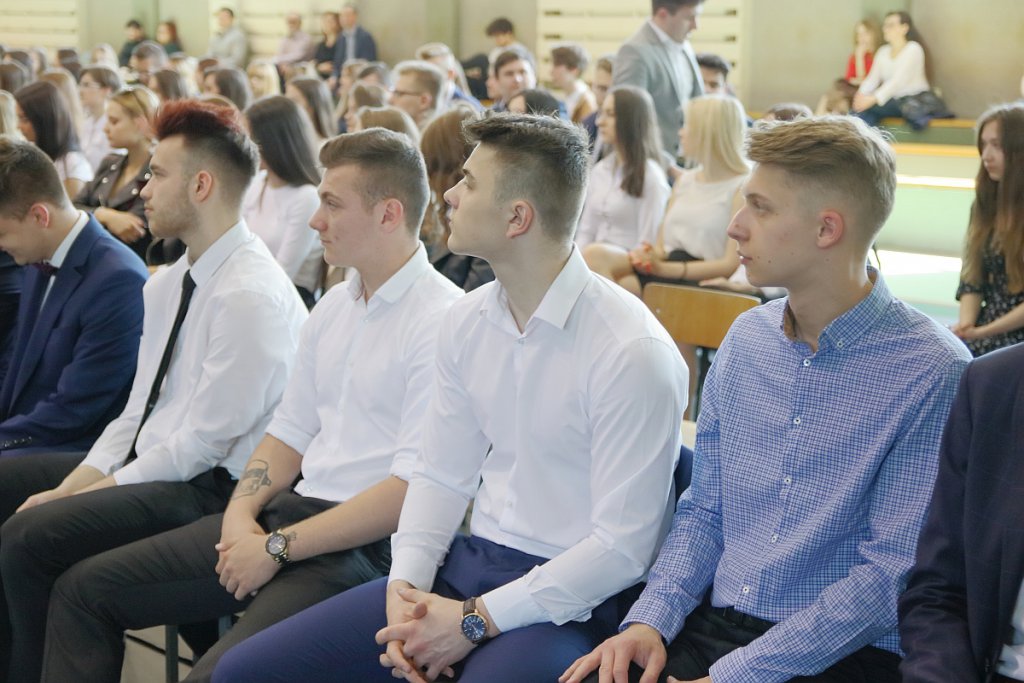 Zakończenie roku szkolnego maturzystów z III LO [30.04.2019] - zdjęcie #25 - eOstroleka.pl