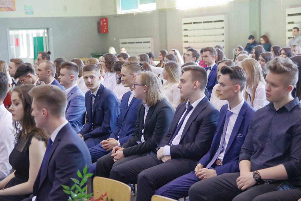 Zakończenie roku szkolnego maturzystów z III LO [30.04.2019] - zdjęcie #29 - eOstroleka.pl