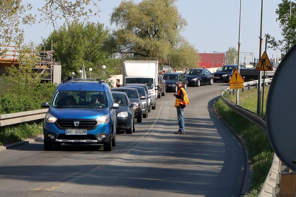 Uwaga kierowcy: Ruch wahadłowy na moście tymczasowym w Ostrołęce [01.05.2019] - zdjęcie #11 - eOstroleka.pl