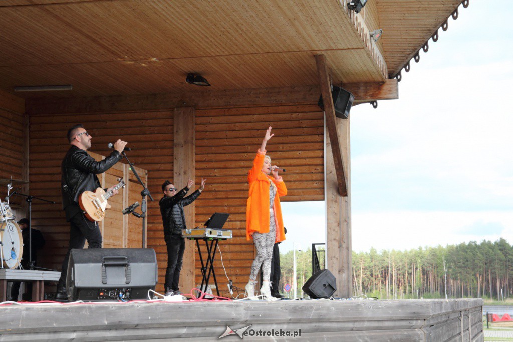 Koncert Mejk w Kurpiowskiej Krainie w Wykrocie [03.05.2019] - zdjęcie #1 - eOstroleka.pl